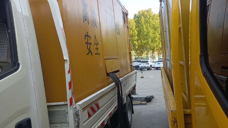 越秀如何判断柴油发电机组和UPS电源的切换时间是否符合要求？